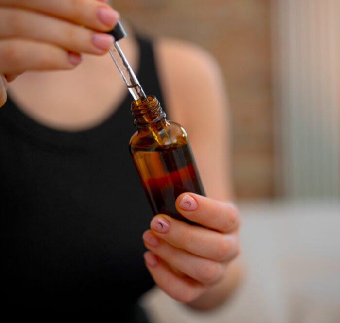 Gorilla Kush offre un potente "high" in grado di colpire con la stessa forza e vigore del classico primate che si batte prepotentemente il petto… il nome infatti non può certamente essere definito 'casuale'.