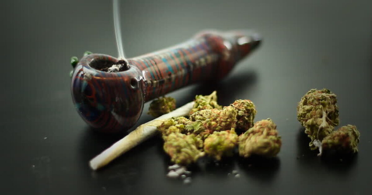 Come si fuma la pipa CBDMania.it