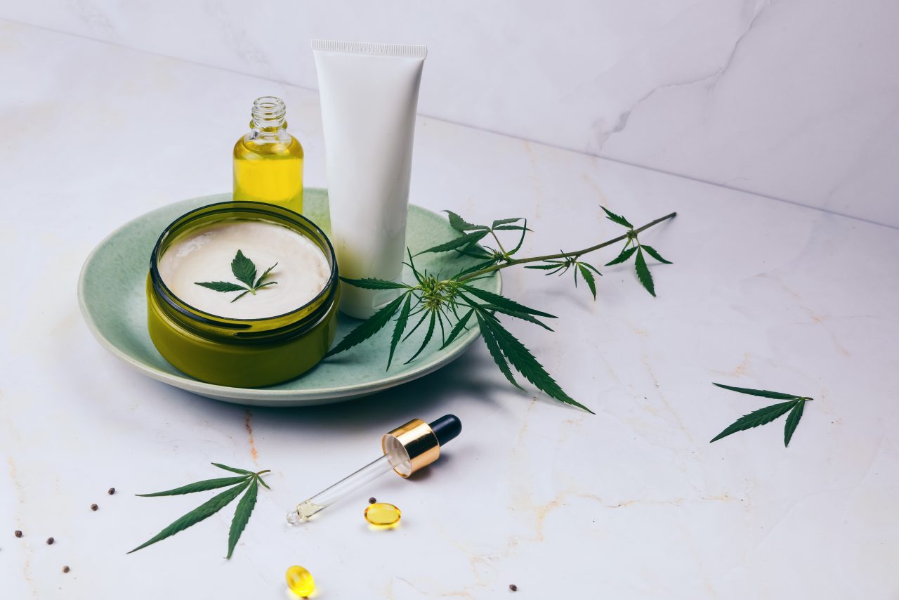 Cosmetici e CBD: la nuova frontiera della bellezza